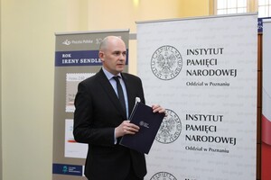 W tematykę wystawy zgromadzonych gości wprowadził dyrektor poznańskiego IPN dr hab. Rafał Reczek