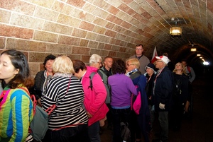 Uczestnicy wyjazdu w tunelu pod Obersalzbergiem