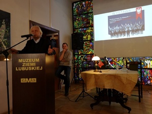 Otwarcie panelu historycznego przez dyrektora Muzeum Ziemi Lubuskiej Leszka Kanię.