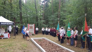 Uroczystości przy kwaterze siedmiu grobów w Lasach Palędzko-Zakrzewskich