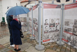 60. rocznica Rewolucji Węgierskiej 1956. Otwarcie wystawy „Tęsknota za wolnością i samowola władzy – Polacy i Węgrzy na ulicach w 1956 roku” na Starym Rynku w Poznaniu