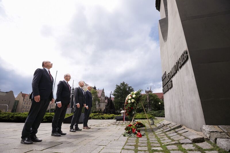 Delegacja Instytutu Pamięci Narodowej oddała hołd Bohaterom Czerwca 1956 roku. Fot. Mikołaj Bujak (IPN)