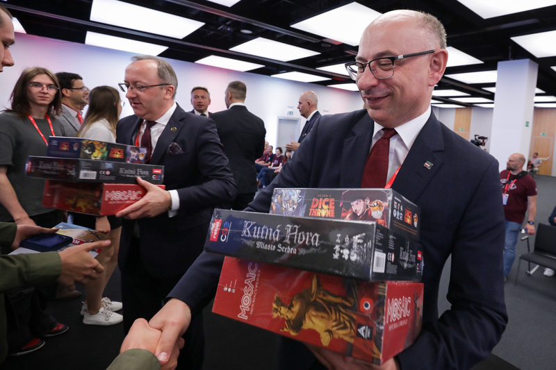 Wręczyliśmy nagrody zwycięzcom Olimpiady Gier Planszowych – 19 czerwca 2024. Fot. Mikołaj Bujak (IPN)