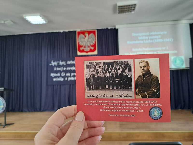 Okolicznościowa kartka, wydana z okazji odsłonięcia tablicy poświęconej Kazimierzowi Lachowi, Trzemeszno, 18.09.2024 r. Fot. M. Szczesiak-Ślusarek
