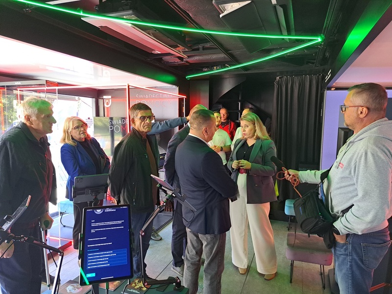 Mobilny Przystanek Historia Przyszłości w Sławie. Fot. Marta Sankiewicz (IPN)