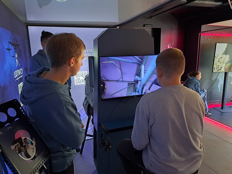 Mobilny Przystanek Historia Przyszłości w Sławie. Fot. Marta Sankiewicz (IPN)