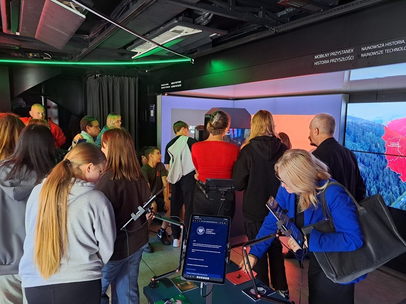 Mobilny Przystanek Historia Przyszłości w Sławie. Fot. Marta Sankiewicz (IPN)