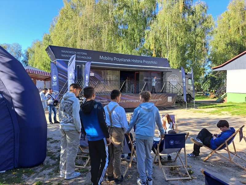 Mobilny Przystanek Historia Przyszłości w Sławie. Fot. Marta Sankiewicz (IPN)