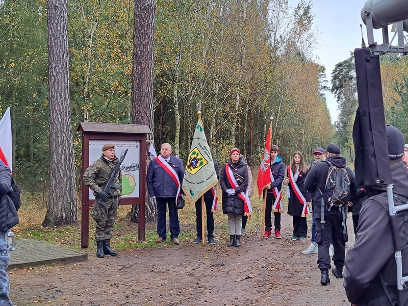 VI Marsz Pamięci w lasach Palędzia i Dąbrówki. Fot. Marta Szczesiak-Ślusarek