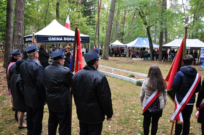 VI Marsz Pamięci w lasach Palędzia i Dąbrówki. Fot. Tomasz Cieślak