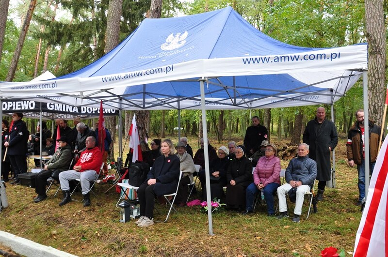 VI Marsz Pamięci w lasach Palędzia i Dąbrówki. Fot. Tomasz Cieślak
