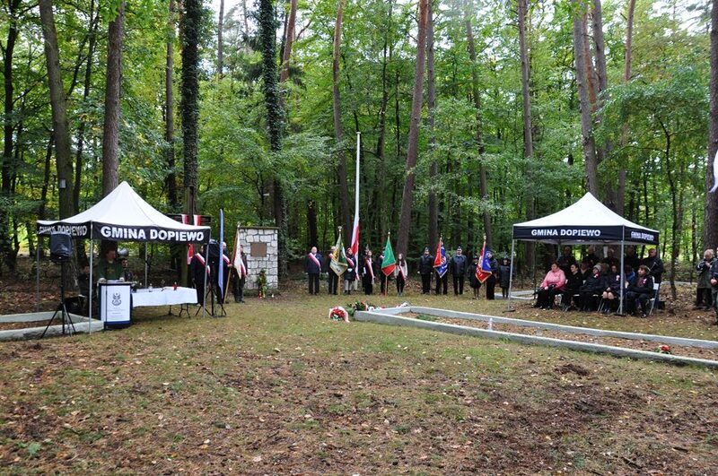 VI Marsz Pamięci w lasach Palędzia i Dąbrówki. Fot. Tomasz Cieślak