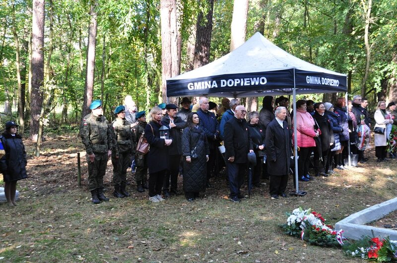 VI Marsz Pamięci w lasach Palędzia i Dąbrówki. Fot. Tomasz Cieślak
