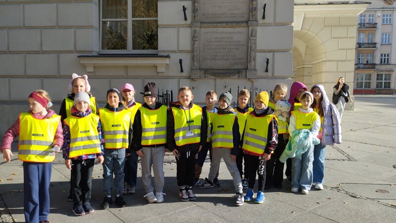 Tablica upamiętniająca ofiary I i II wojny światowej, Szkoła Podstawowa nr 1 w Kaliszu