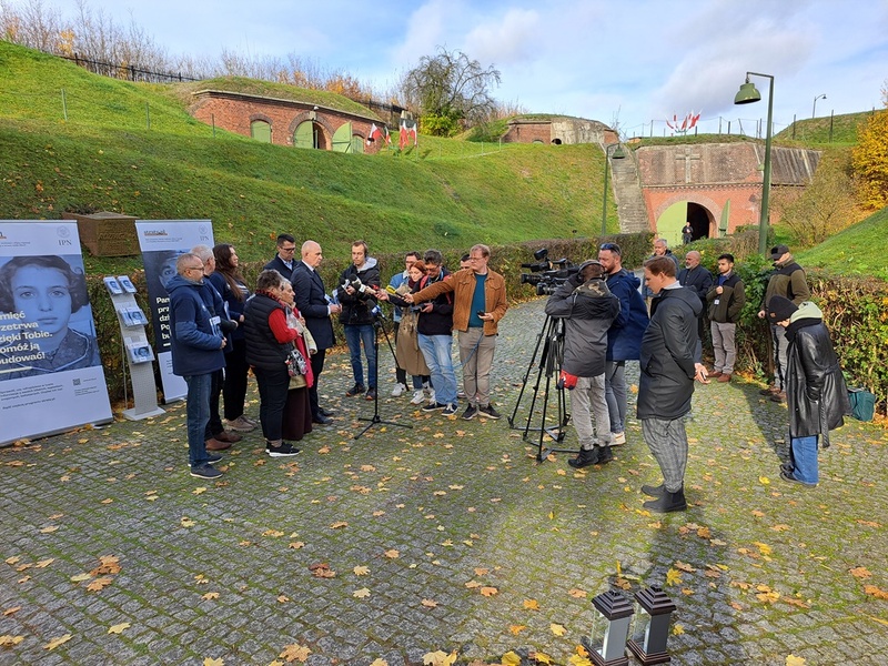 Konferencja prasowa na temat projektu IPN „Straty osobowe i ofiary represji pod okupacją niemiecką w latach 1939–1945” – Poznań, 31 października 2024. Fot. Marta Sankiewicz (IPN)