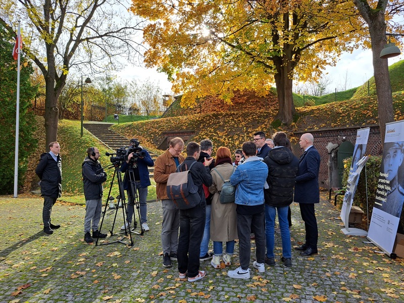 Konferencja prasowa na temat projektu IPN „Straty osobowe i ofiary represji pod okupacją niemiecką w latach 1939–1945” – Poznań, 31 października 2024. Fot. Marta Sankiewicz (IPN)