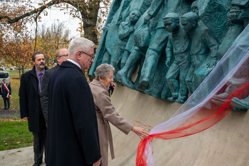 Odsłonięcie Pomnika Wypędzonych Wielkopolan. Fot. Urząd Miasta Poznania