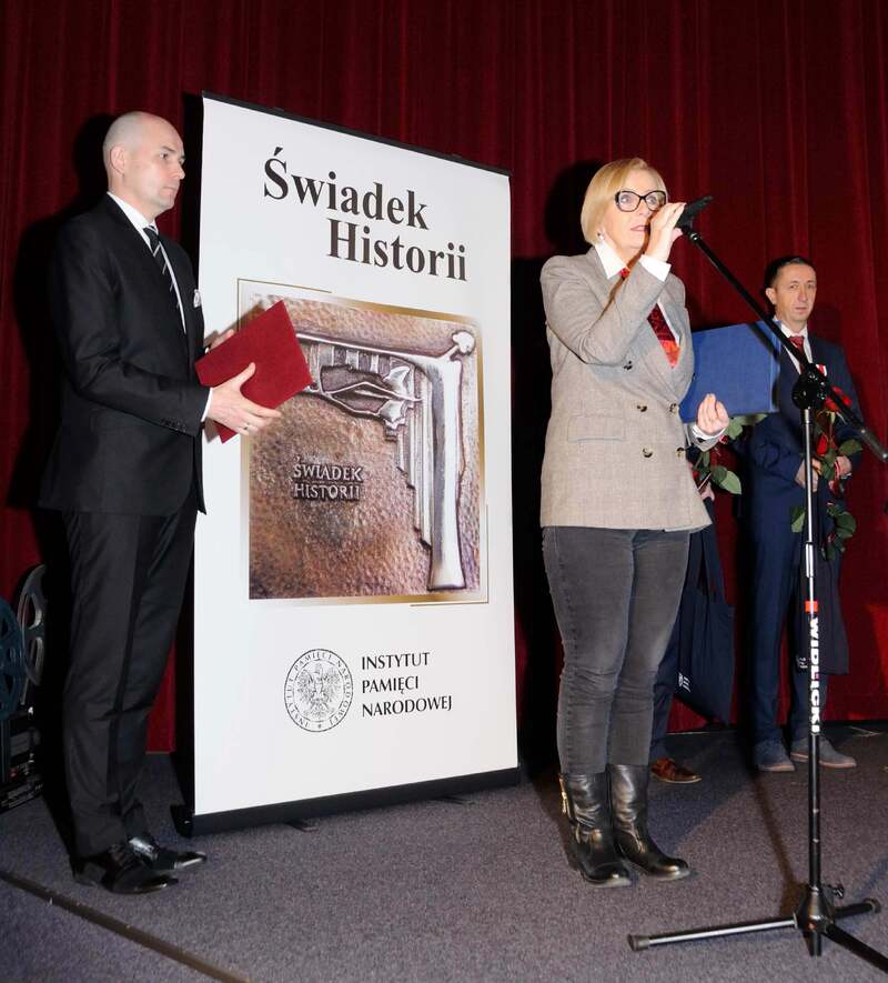 W imieniu Marszałka Województwa Wielkopolskiego listy gratulacyjne uhonorowanym wręczyła Krystyna Czajka