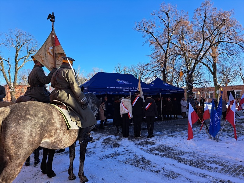 Odsłonięcie tablicy upamiętniającej 17 Pułk Ułanów Wielkopolskich – Gniezno, 14 lutego 2025. Fot. Marta Sankiewicz IPN