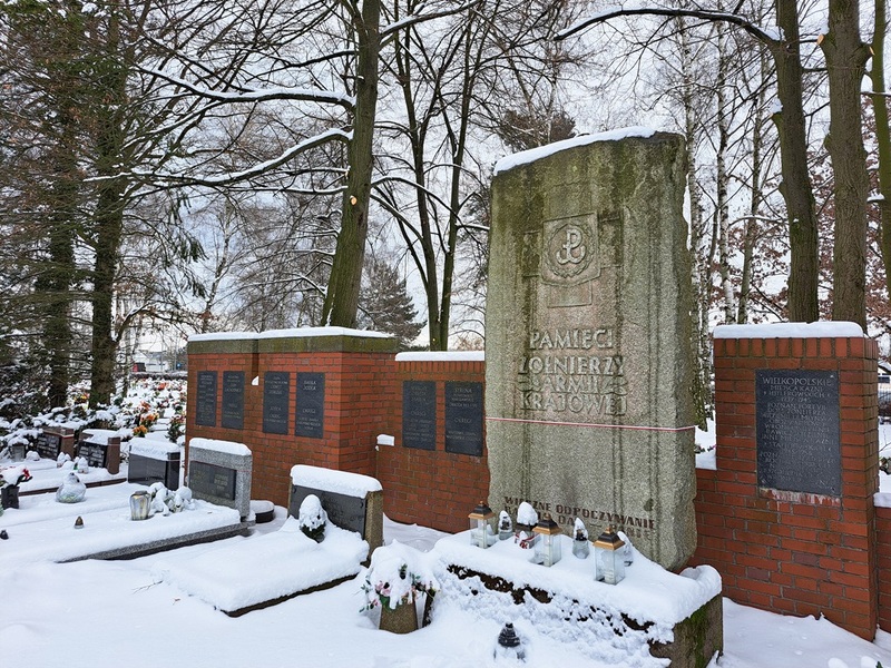 Kwatera żołnierzy Armii Krajowej na cmentarzu Junikowo w Poznaniu. Fot. Anna Hekert (IPN)