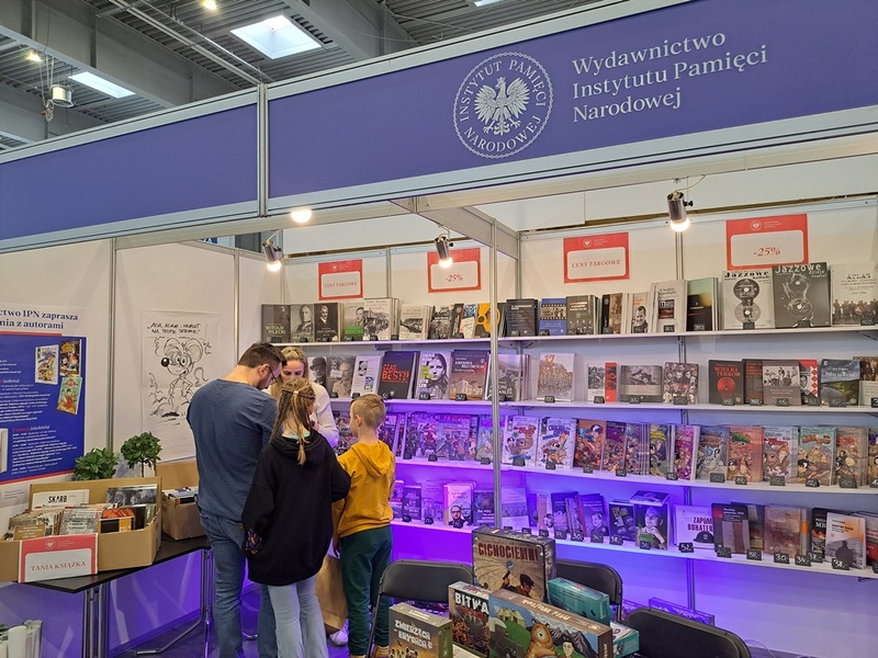Wydawnictwo IPN na Poznańskich Targach Książki. Fot. Marta Sankiewicz (IPN)
