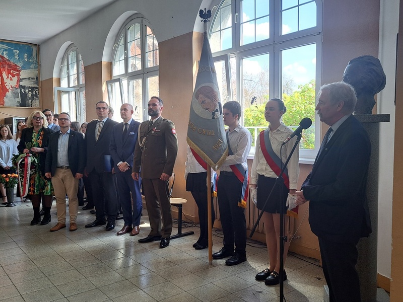 Uroczystość odsłonięcia tablicy upamiętniającej kpt. mar. Adama Dedio – Poznań, 14 kwietnia 2025