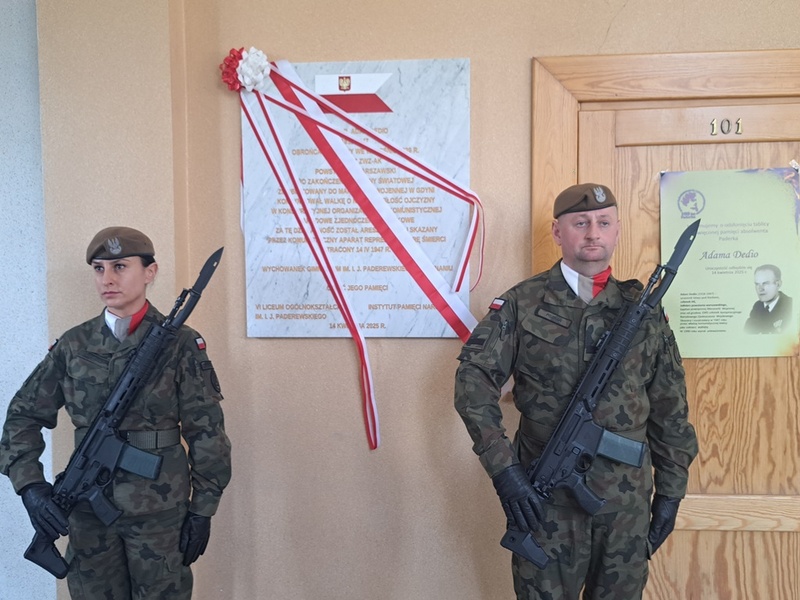 Uroczystość odsłonięcia tablicy upamiętniającej kpt. mar. Adama Dedio – Poznań, 14 kwietnia 2025