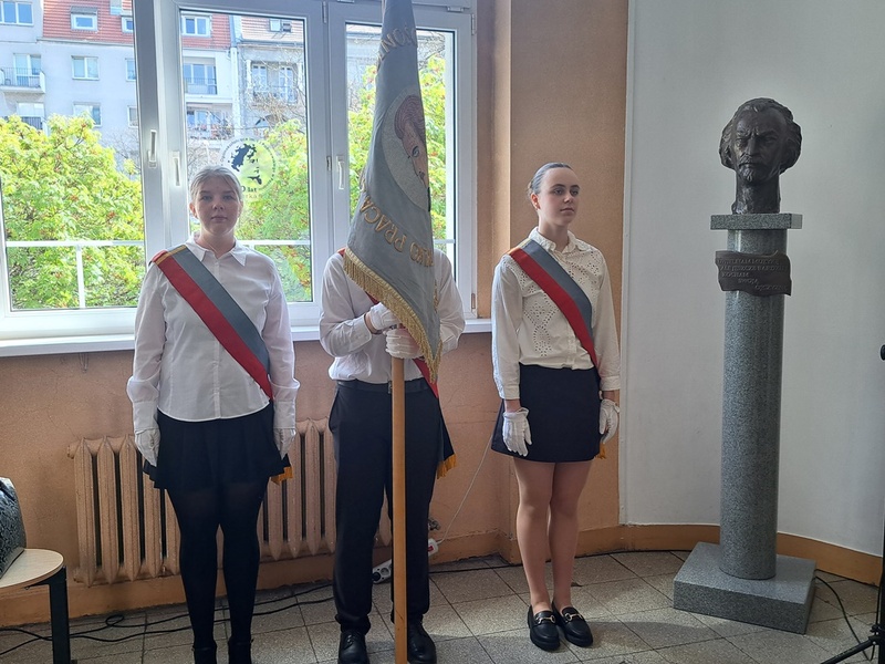 Uroczystość odsłonięcia tablicy upamiętniającej kpt. mar. Adama Dedio – Poznań, 14 kwietnia 2025