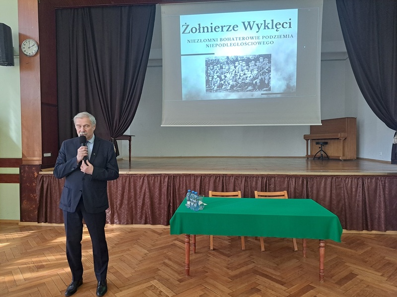 Uroczystość odsłonięcia tablicy upamiętniającej kpt. mar. Adama Dedio – Poznań, 14 kwietnia 2025