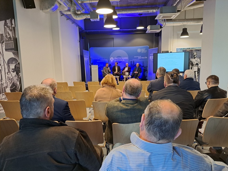 Panel dyskusyjny poświęcony książce dr. Grzegorza Wołka „Szaleńcy niepodległości. Historia Konfederacji Polski Niepodległej” – Poznań, 10 kwietnia 2025