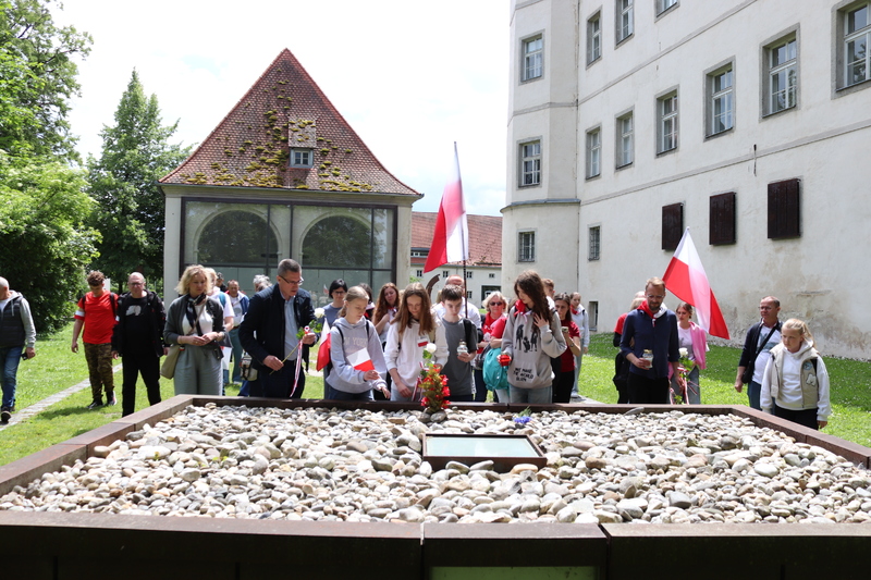 Upamiętnienie ofiar Zamku Śmierci Hartheim. Fot. Tomasz Cieślak (IPN)