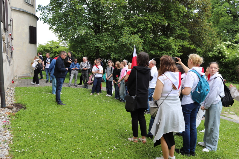 Wykład prok. Marka Rabiegi. Zamek Śmierci Hartheim. Fot. Tomasz Cieślak (IPN)