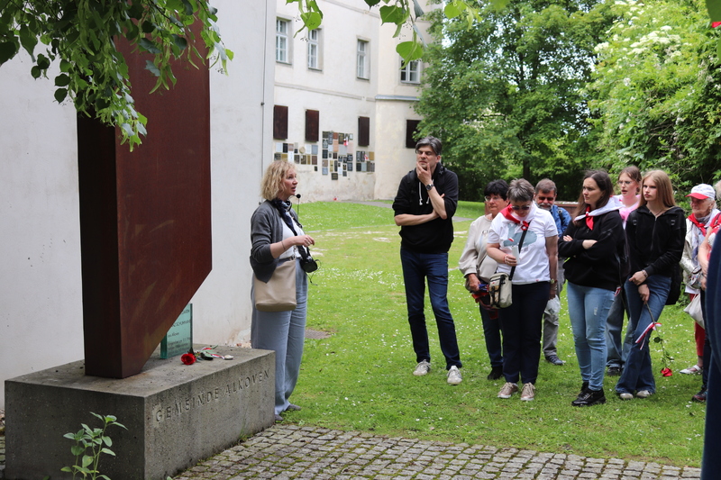 Wykład Naczelnik OBEN IPN Marty Szczesiak-Ślusarek. Zamek Śmierci Hartheim. Fot. Tomasz Cieślak (IPN)