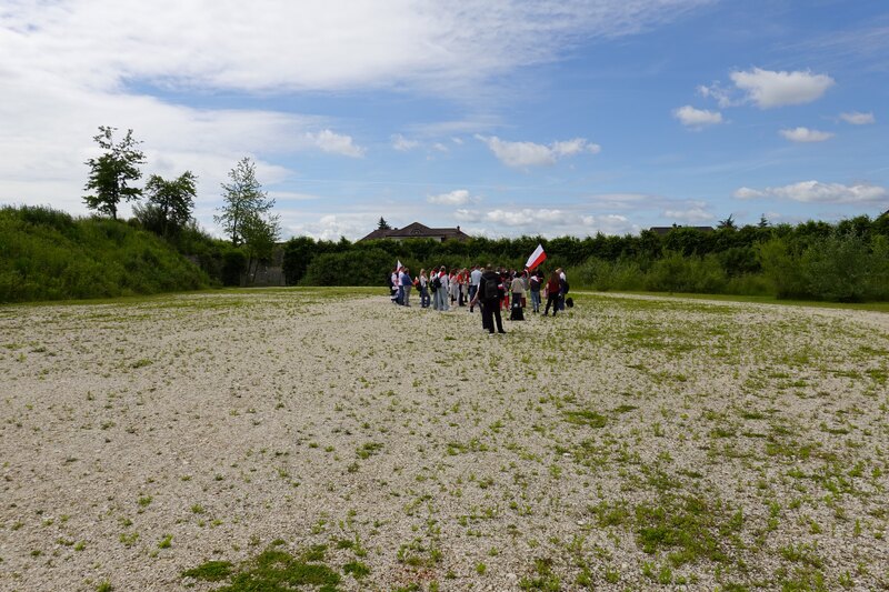 Teren byłego placu apelowego w KL Gusen. Stan obecny. Fot. Tomasz Cieślak (IPN)