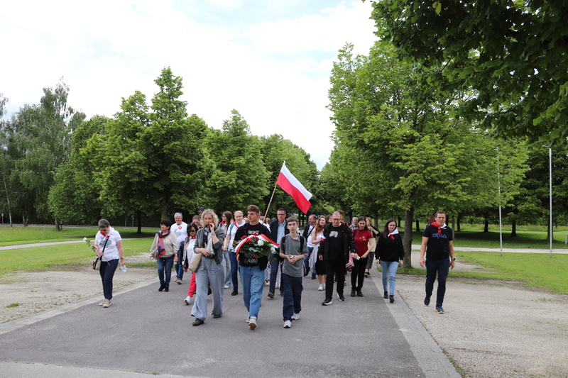 Wizyta polskiej grupy w Hartheim gmina Alkoven. Fot. Tomasz Cieślak (IPN)