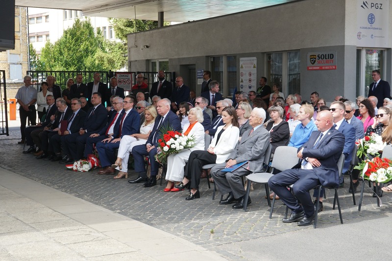 Uroczystość przy bramie głównej H. Cegielski-Poznań S.A. Fot. Wielkopolskie Muzeum Niepodległości