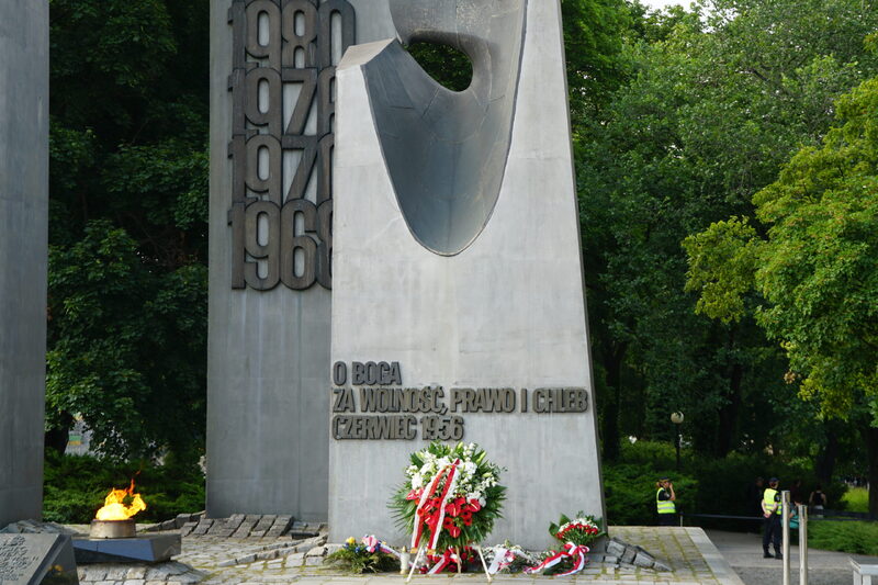 Uroczystość główna przy pomniku Poznańskiego Czerwca 1956. Fot. Wielkopolskie Muzeum Niepodległości
