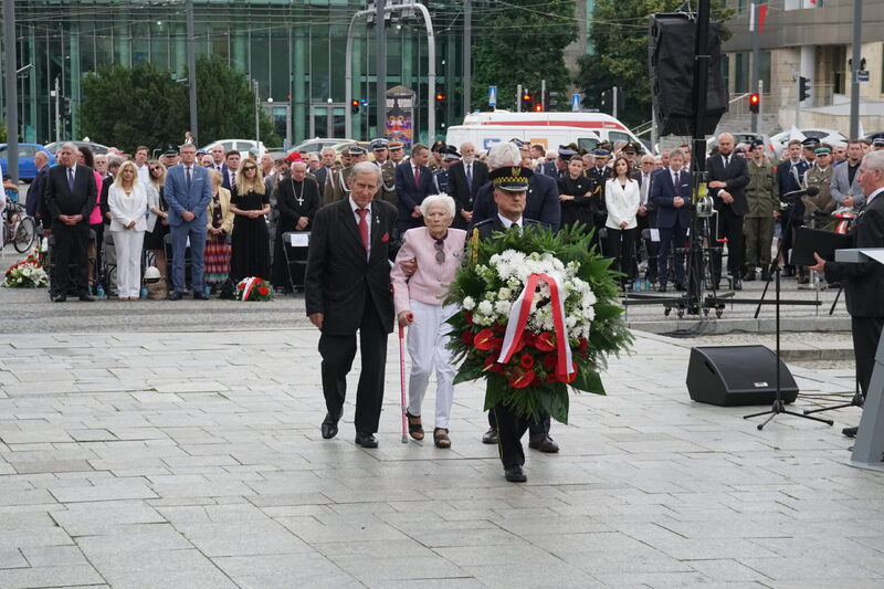 Uroczystość główna przy pomniku Poznańskiego Czerwca 1956. Fot. Wielkopolskie Muzeum Niepodległości