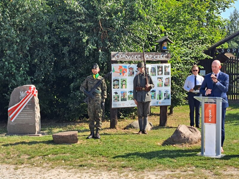 Uroczystość odsłonięcia tablicy upamiętniającej gen. Mieczysława Bukowieckiego