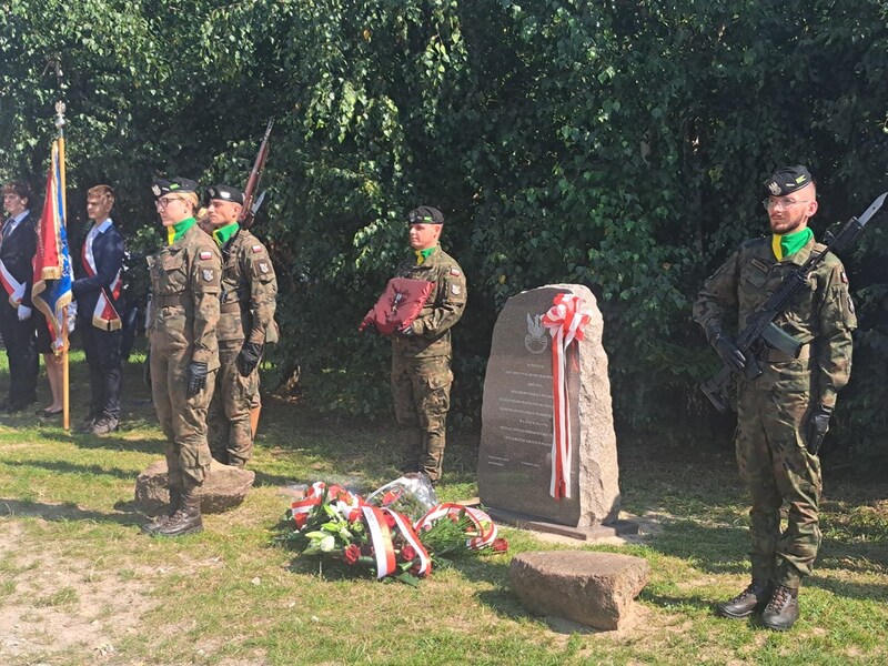 Uroczystość odsłonięcia tablicy upamiętniającej gen. Mieczysława Bukowieckiego