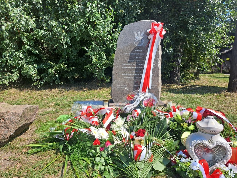 Uroczystość odsłonięcia tablicy upamiętniającej gen. Mieczysława Bukowieckiego