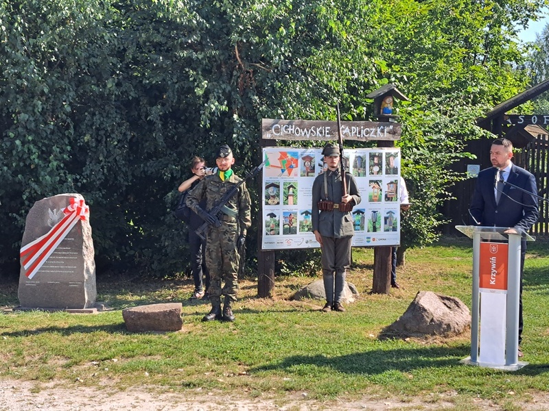 Uroczystość odsłonięcia tablicy upamiętniającej gen. Mieczysława Bukowieckiego