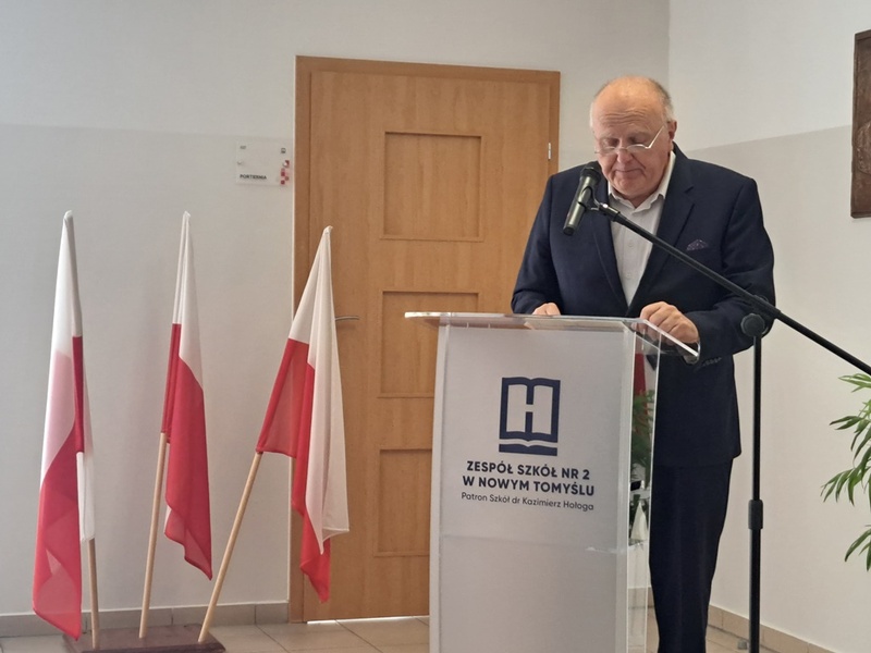 Uroczystość odsłonięcia tablicy upamiętniającej bł. Kazimierza Hołogę