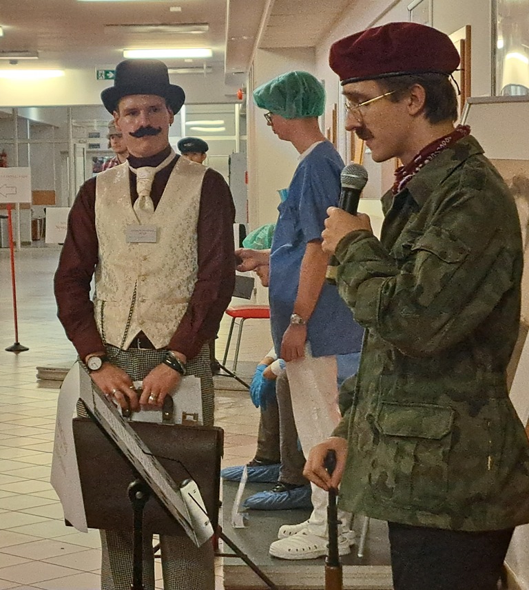 Uroczystość odsłonięcia tablicy upamiętniającej bł. Kazimierza Hołogę