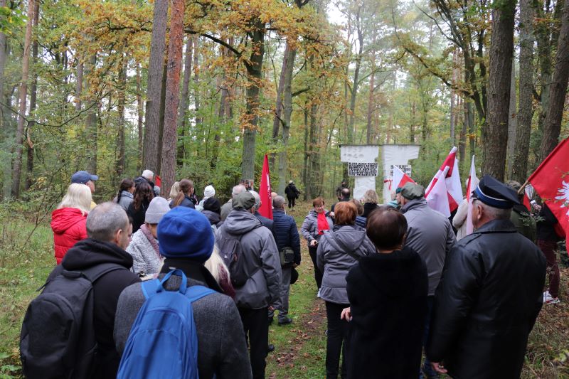 VII Marsz Pamięci w Lasach Palędzko-Zakrzewskich. Fot. Dawid Buczkowski (IPN)