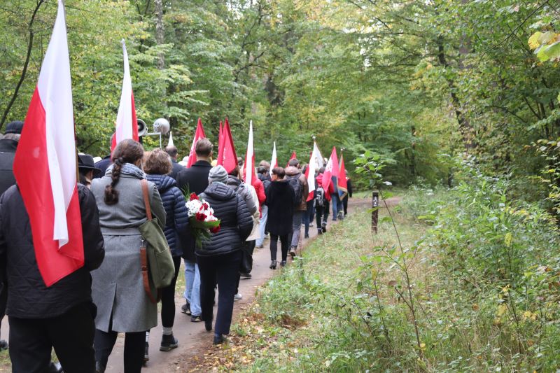 VII Marsz Pamięci w Lasach Palędzko-Zakrzewskich. Fot. Dawid Buczkowski (IPN)