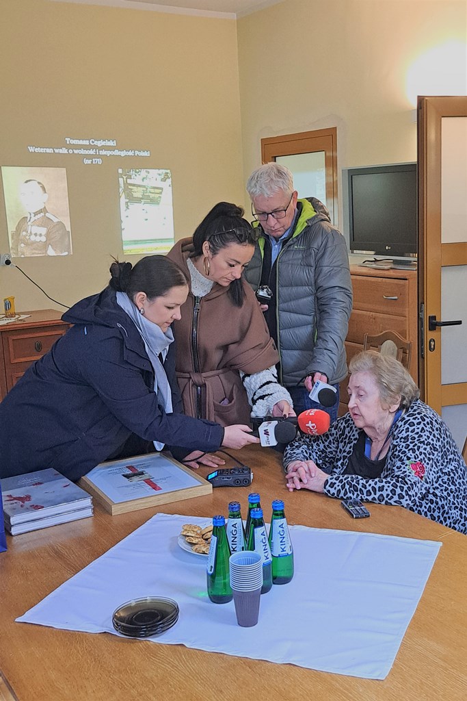 Przekazanie grobu Tomasz Cegielskiego w Gnieźnie