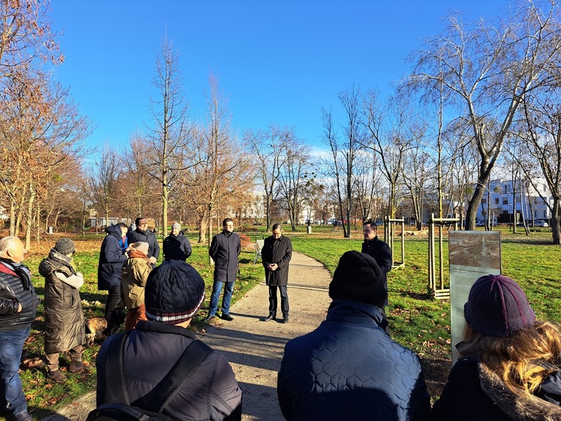 Odsłonięcie tablicy informacyjnej na terenie dawnego obozu NKWD. Fot. Marta Sankiewicz (IPN)