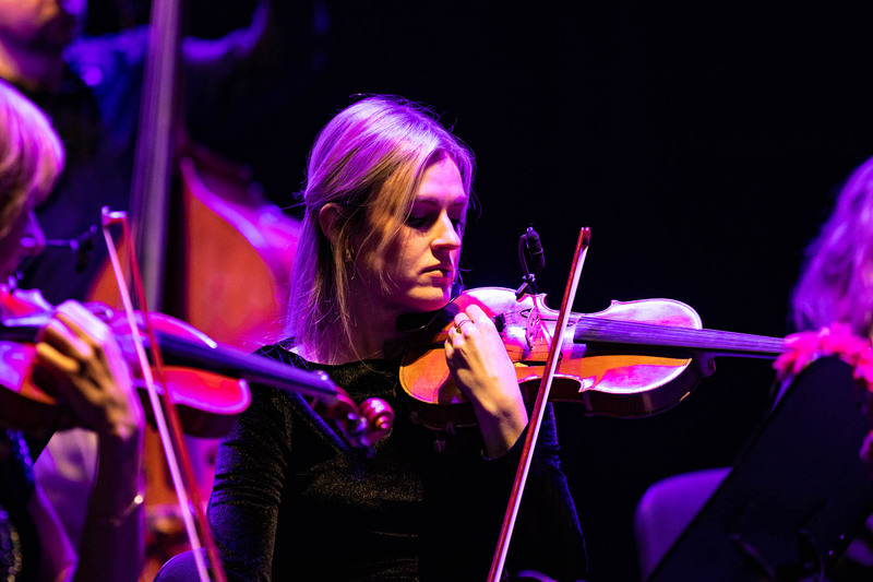 Koncert kolęd w wykonaniu Warszawskiej Orkiestry Sentymentalnej i Orkiestry Świętego Marcina. Fot. Jakub Krzyżanowski