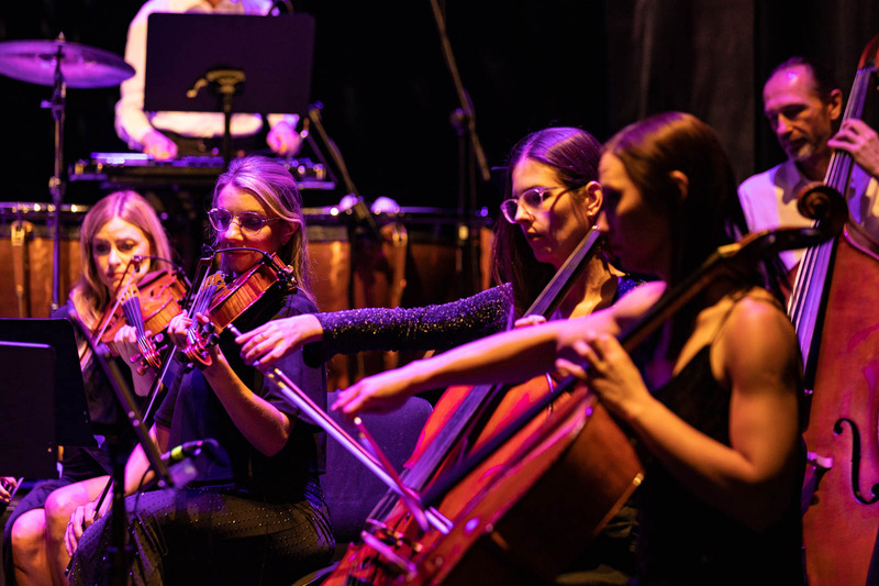 Koncert kolęd w wykonaniu Warszawskiej Orkiestry Sentymentalnej i Orkiestry Świętego Marcina. Fot. Jakub Krzyżanowski